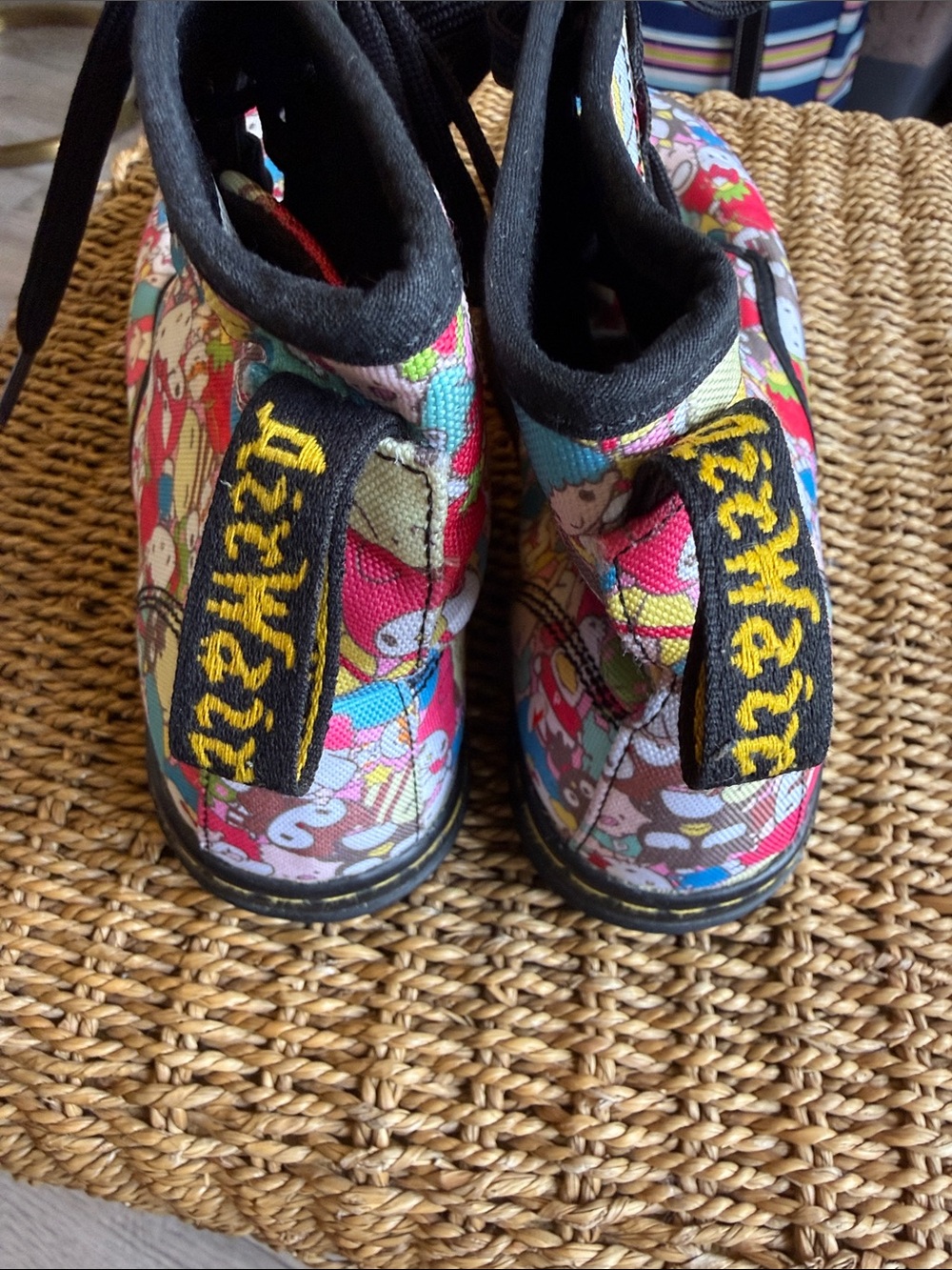 Perfect Dr. Martens Shoreditch Boot Womens Good Sanrio Hello Kitty 2014 - Picture 3 of 6